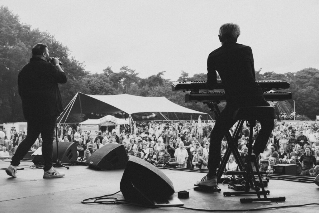 Holliz Bookings TTT Artists