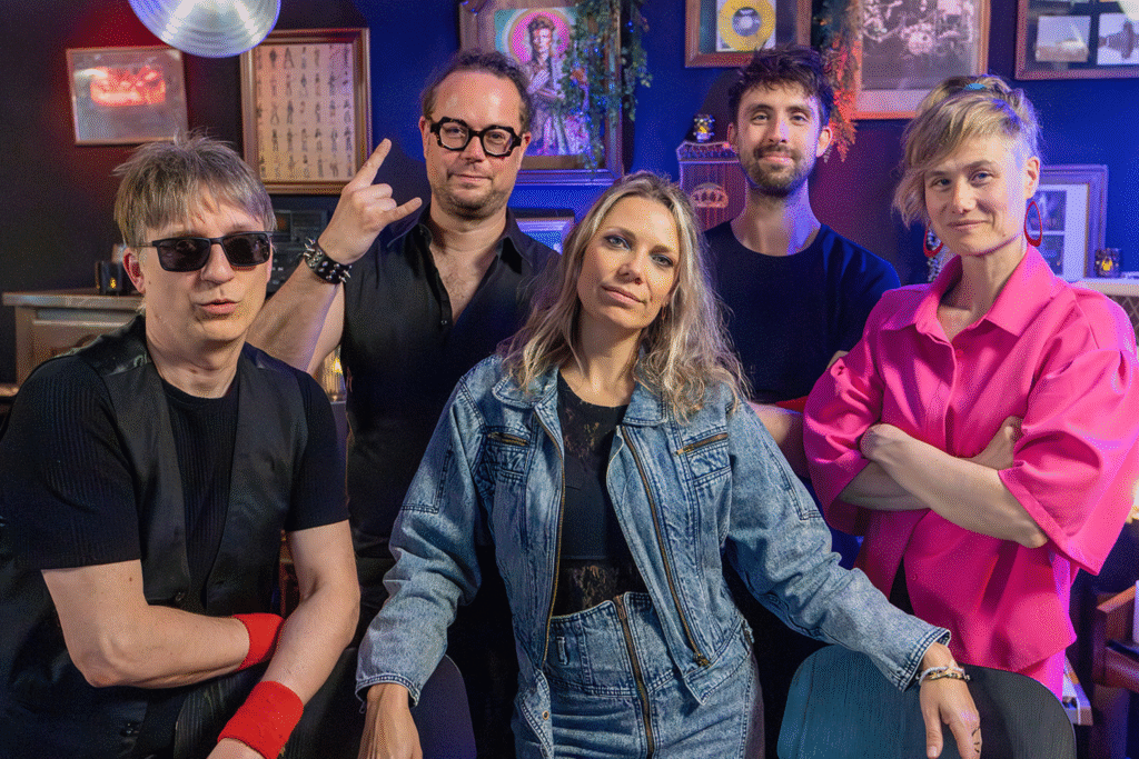 Class X te boeken bij TTT Artists